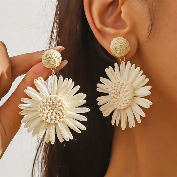 39027c41-62e3-4695-afdf-c43d593271ab.jpg 1 Pair Boho Chic Handwoven Daisy Earrings for Women