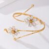 a5e51ca0-90a5-44e6-95ec-60c2d3e2c191.jpg A Women's Pendant Necklace with a Fashionable White Spray-painted Flower