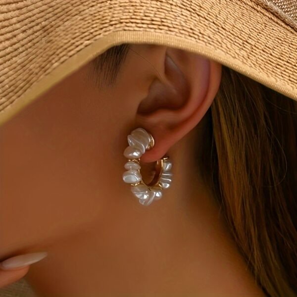fe8b31c5-27c2-497a-8c56-a00de9ef0b23.jpg Set of 2 Bohemian-Inspired Handcrafted Earrings Featuring Woven Baroque Pearls